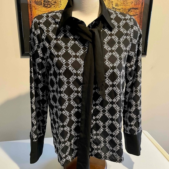 Womens Blouse Size medium- Icone by Simons - Picture 1 of 4